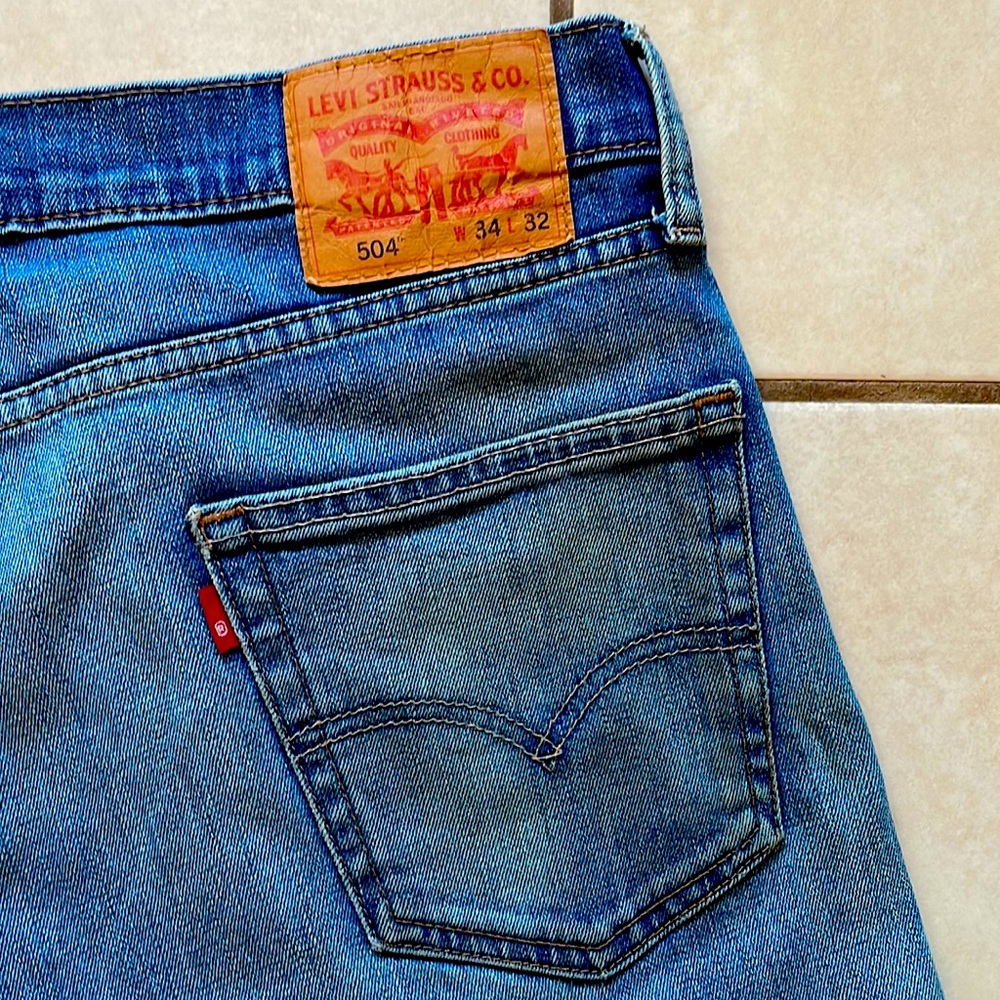 Levi 504 jeans size 34 x 32